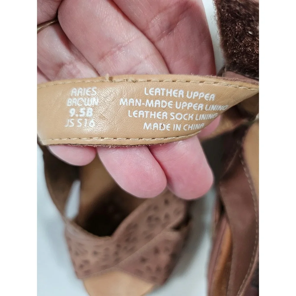 Earth Aries Brown Leather Laser Cut Cork Wedge Sandals Size 9.5B Boho‎ Comfort